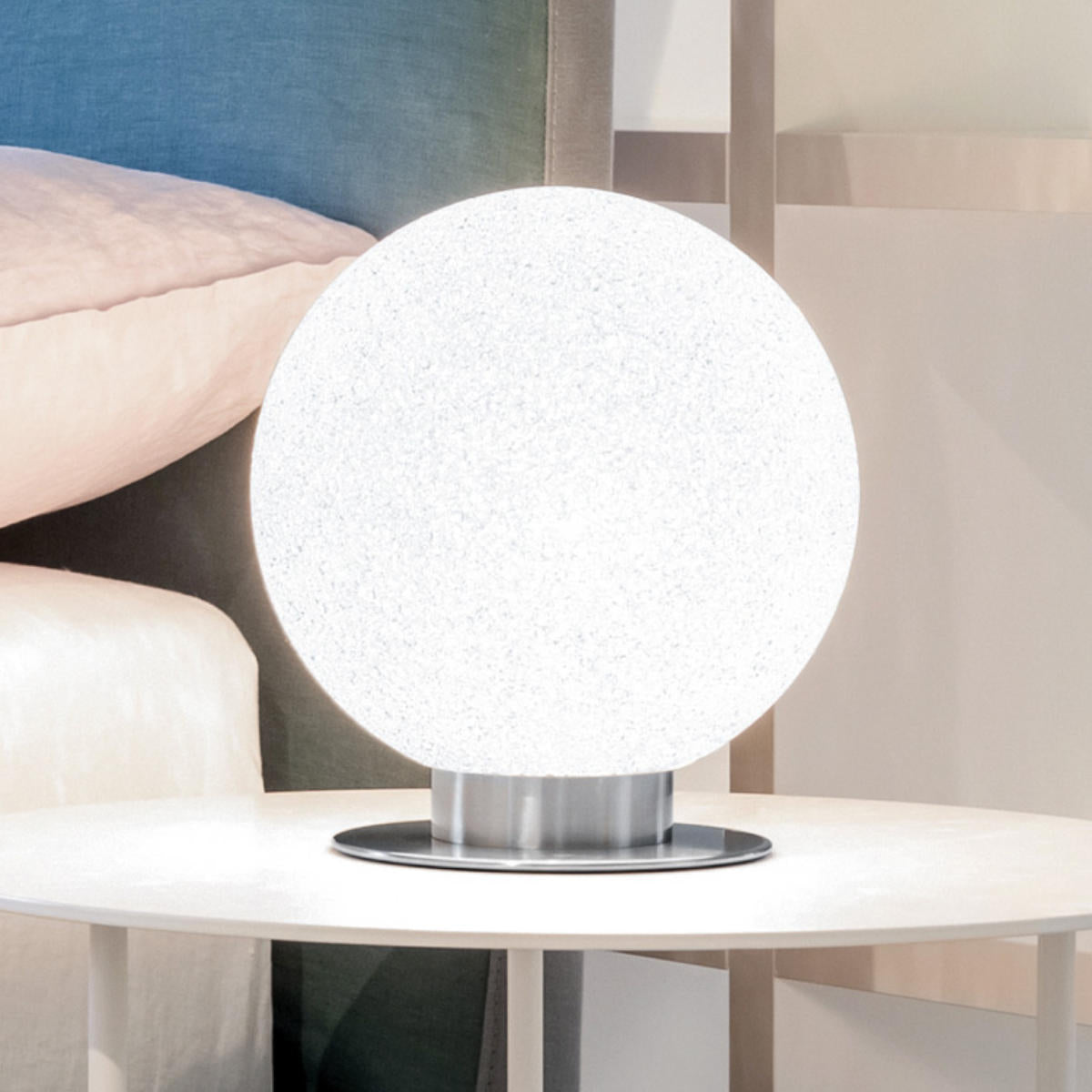 Lumen Center Iceglobe Mini 02 Table Light