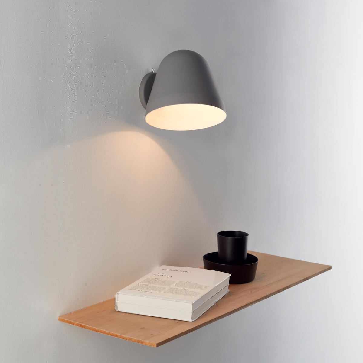 Nyta Tilt Wall Short With Cable