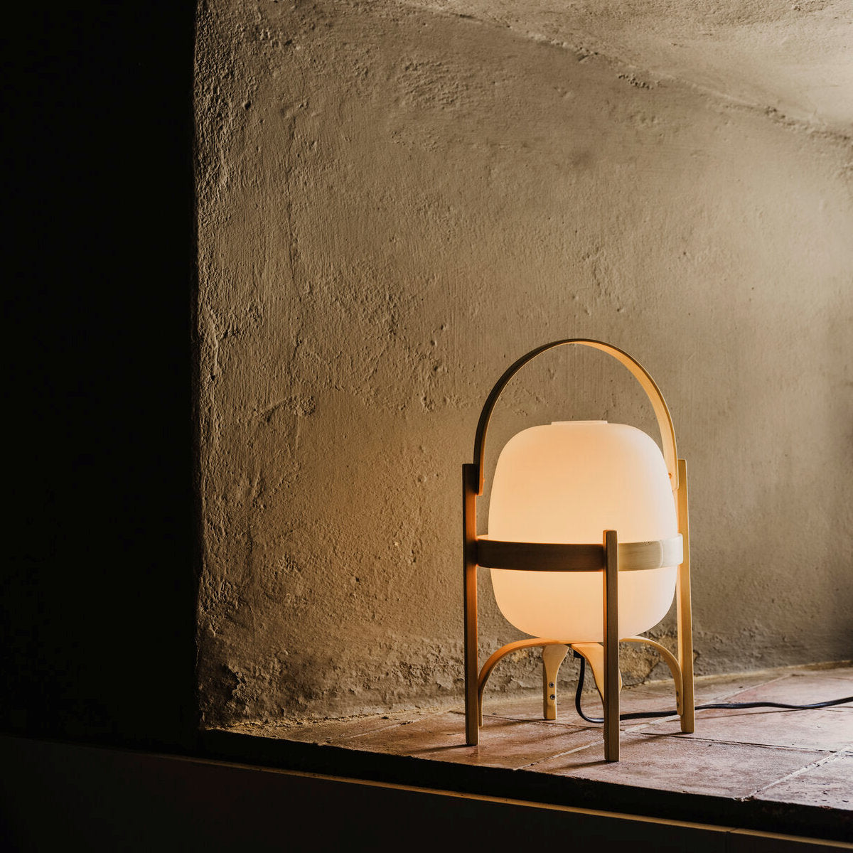 Santa & Cole Cestita Table Light