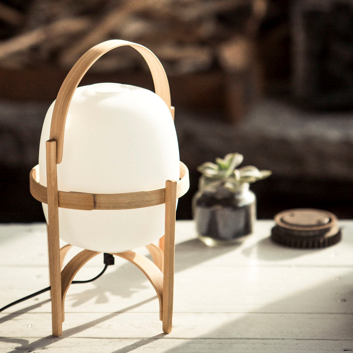 Santa & Cole Cestita Table Light