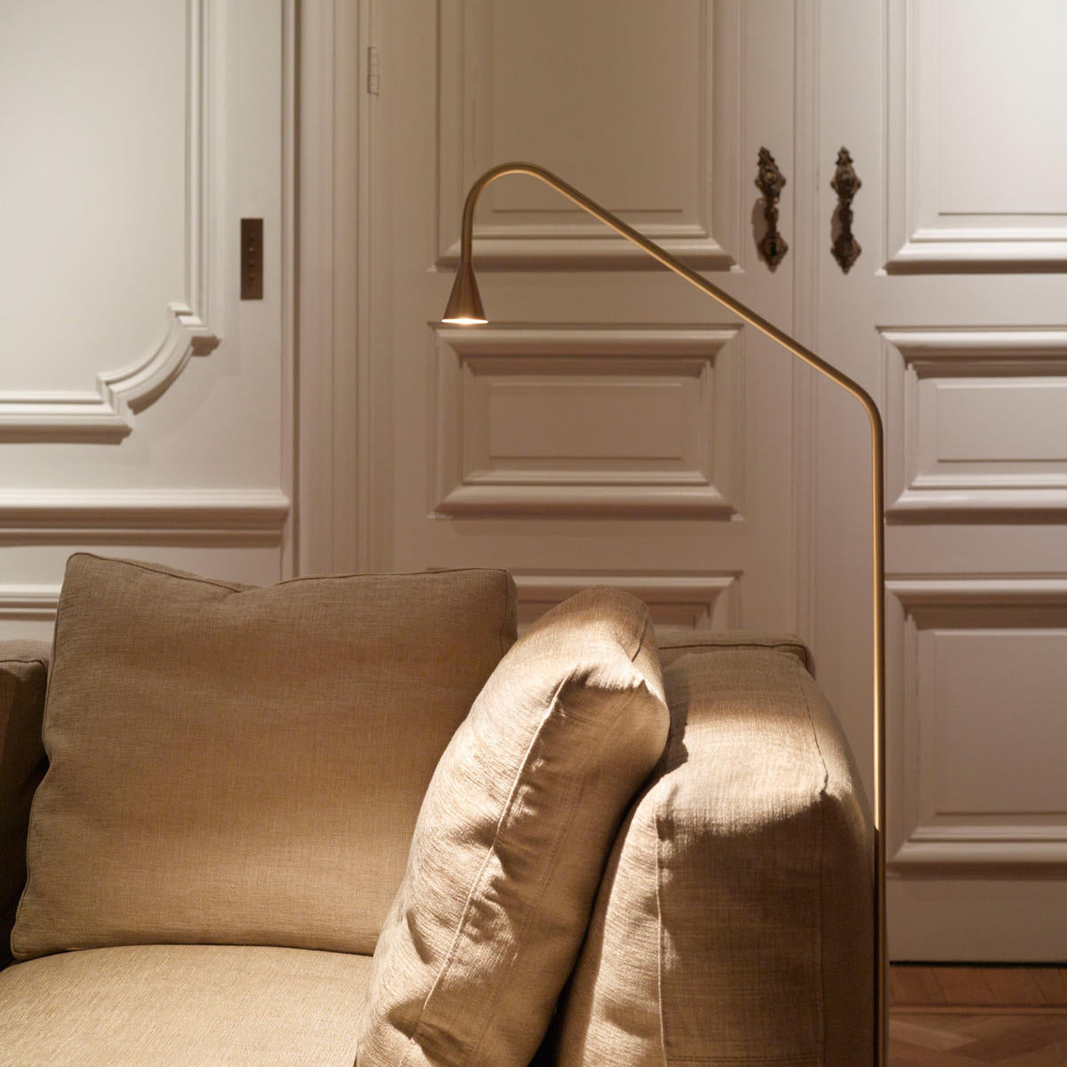 Trizo21 Austere Floor Light
