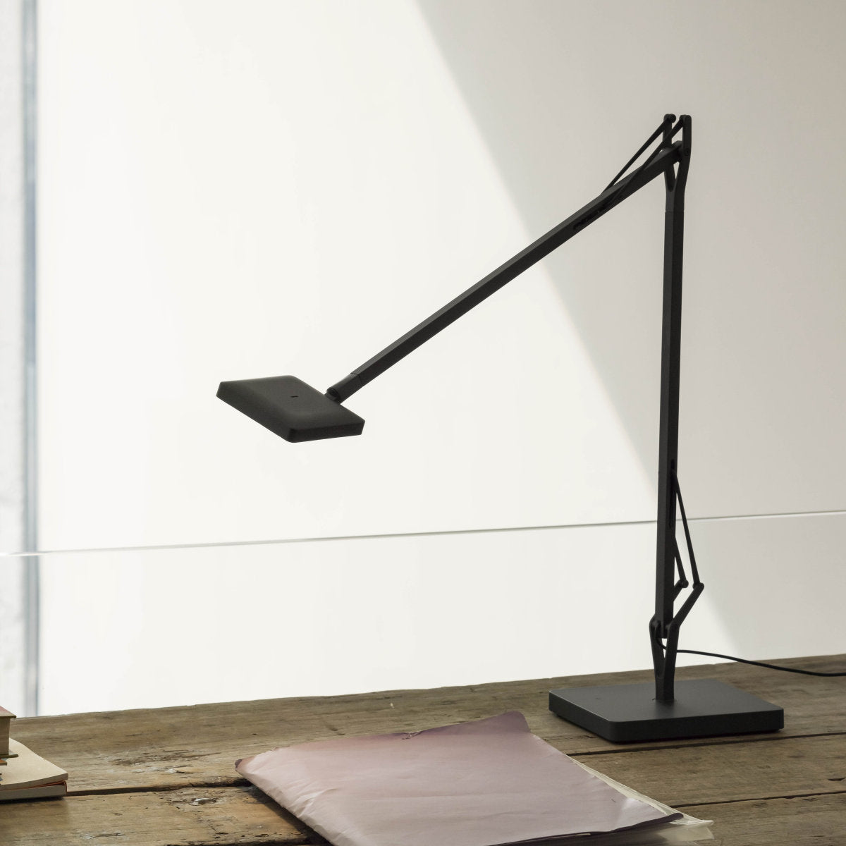 Flos Kelvin Edge Base Table Light